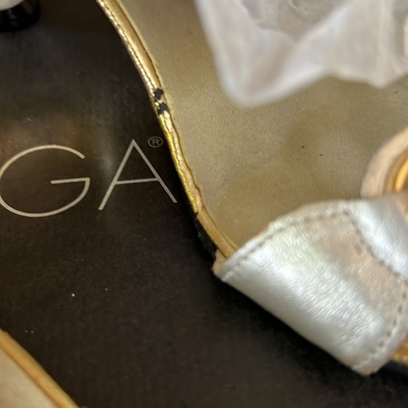 Onex Golden Ring Sandal with Clear Circular Heels. Sz 39. NEW - Picture 10 of 17